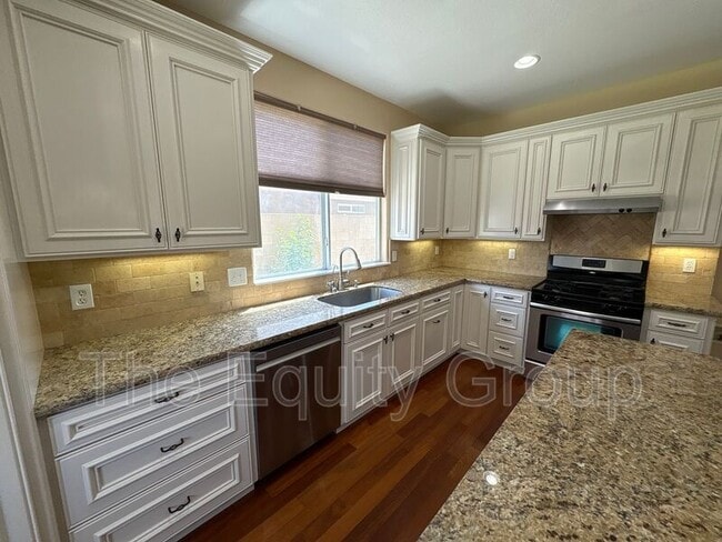 Building Photo - 938 W Encore Dr