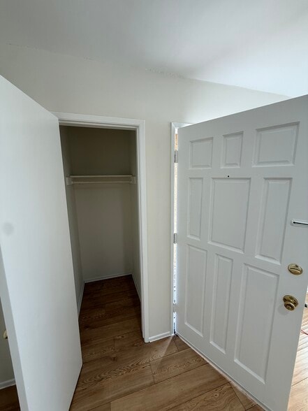 Living Room 3 (Closet) - 1350 Torrance Blvd