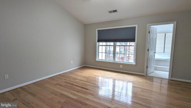 Building Photo - 3954 Royal Lytham Dr