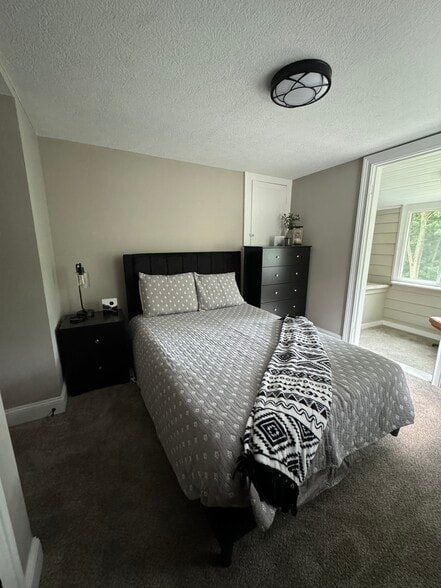 Building Photo - 17640 Larchwood Ave