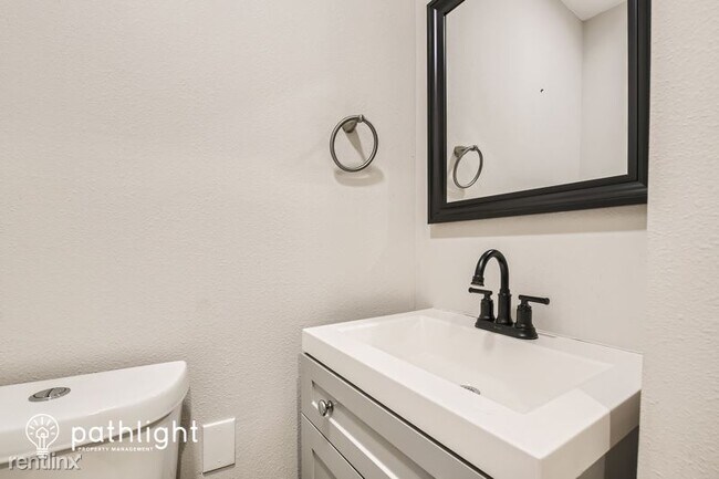 Building Photo - 3 br, 2 bath House - 122 Roma Drive UNIT
