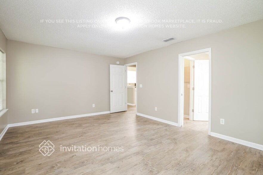 Building Photo - 11275 Chertsey Ln