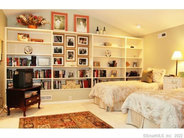 Building Photo - 45 Highland Rd