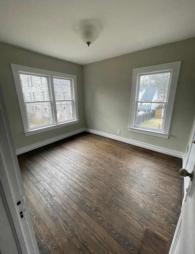 Building Photo - Woodbourne