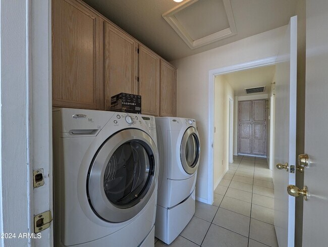 Building Photo - 11941 N 69th Ave