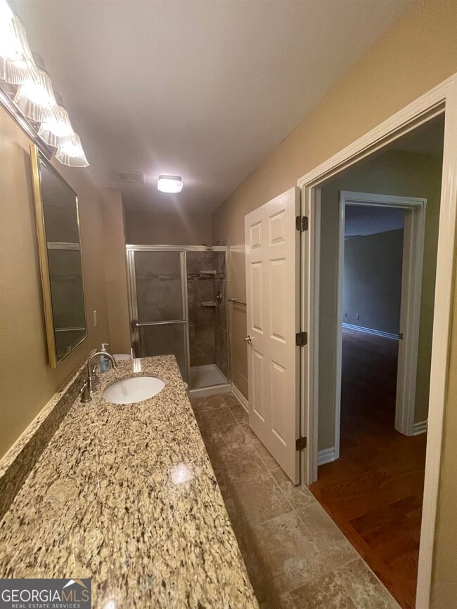 Building Photo - 242 Ebenezer Church Rd