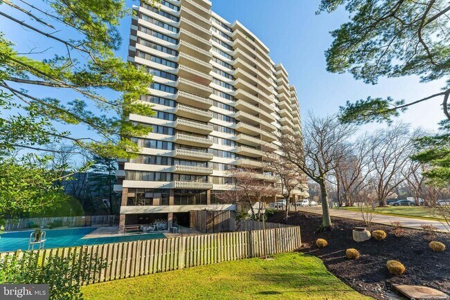 Building Photo - 6301 Stevenson Ave