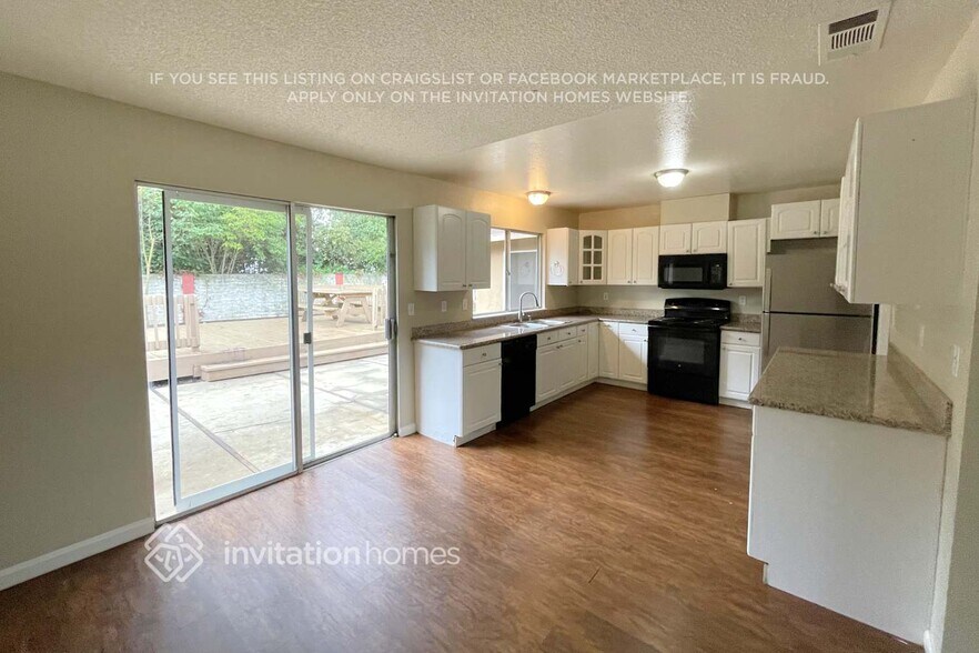 Building Photo - 341 Amber Ave