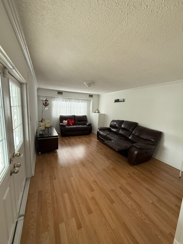 Building Photo - 354 Vaca Rd