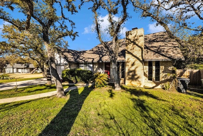 Building Photo - Beautiful home available in Castle Hills!
