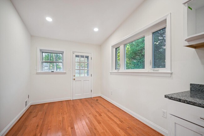 Building Photo - 2711 Elnora St