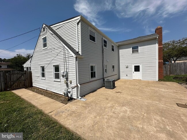 Building Photo - 168 Manassas Dr