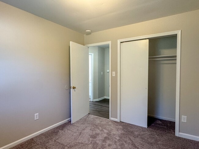 Building Photo - 810 E Poythress St