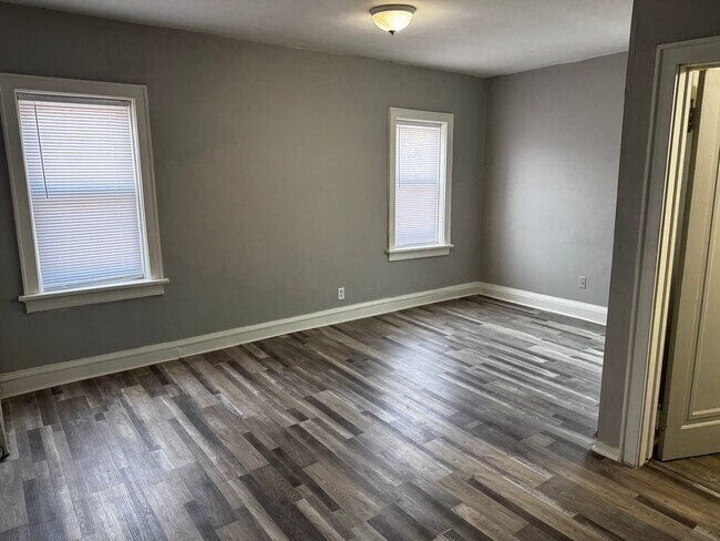 Building Photo - 3032 W Pierce St