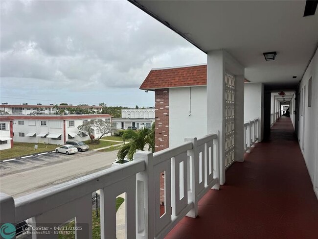 Building Photo - 1310 NW 43rd Ave