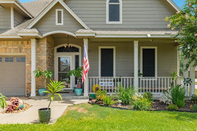Building Photo - 400 S Amherst Dr