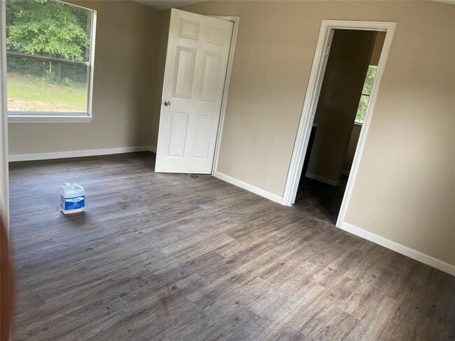 Building Photo - 16219 Southern Pines Dr