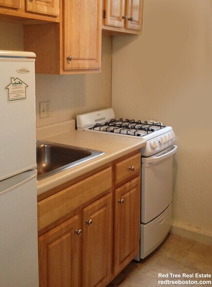 Building Photo - 1144 Commonwealth Ave