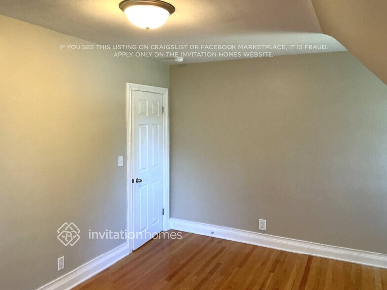 Building Photo - 4N464 Briar Ln
