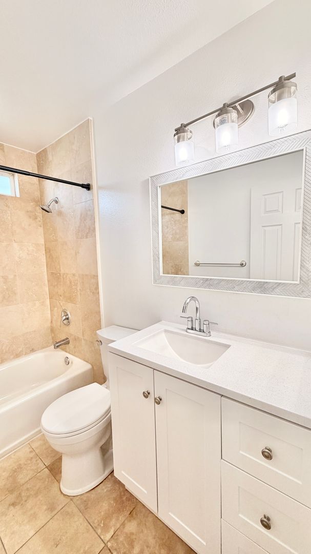 Building Photo - Lovely Downstairs, Entry-Level, End Unit Condo in the Private Diamante HOA Community of Bonsall, ...