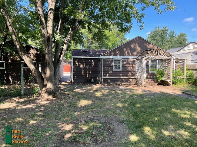 Building Photo - 2 Bedroom Home in Osseo