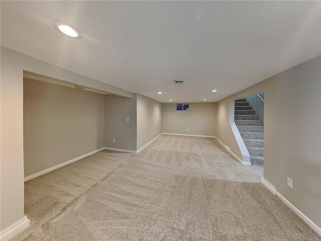 Building Photo - 2942 Zenith Ave N