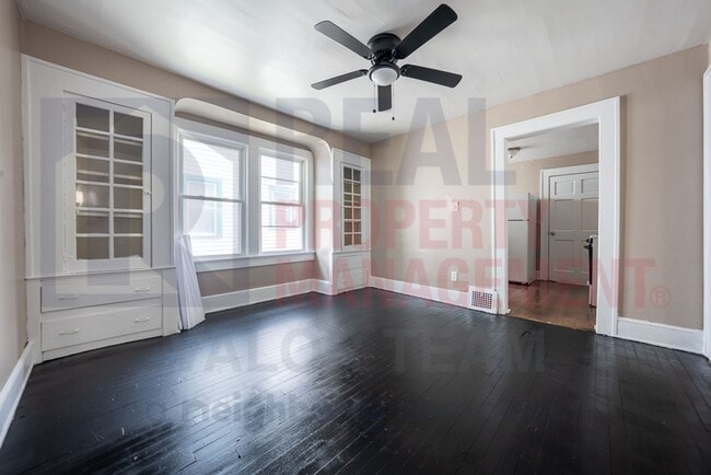Building Photo - 15714 Huntmere Ave