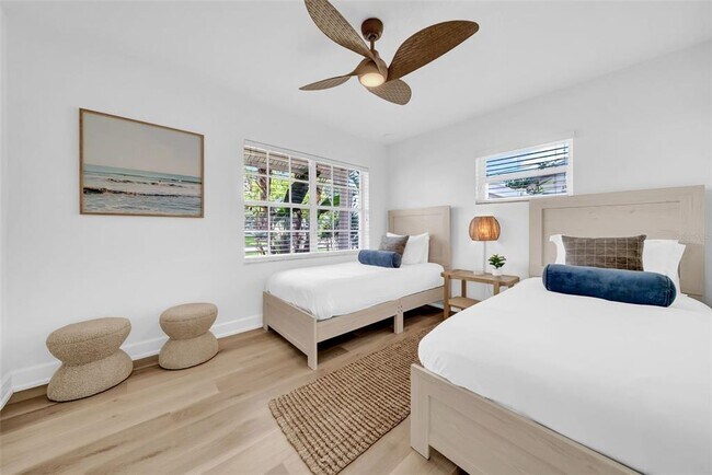 Building Photo - 4924 Shetland Ave