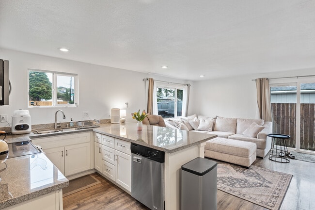 Building Photo - 4817 N Vassault Dr