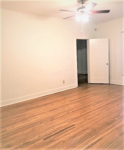 Building Photo - 3 N Primrose Ave