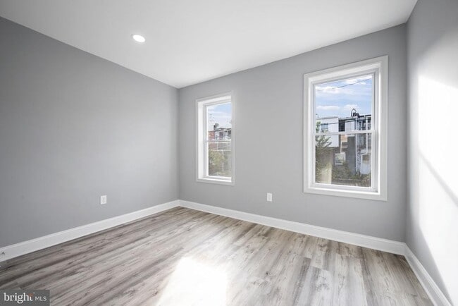 Building Photo - 818 N Rose St