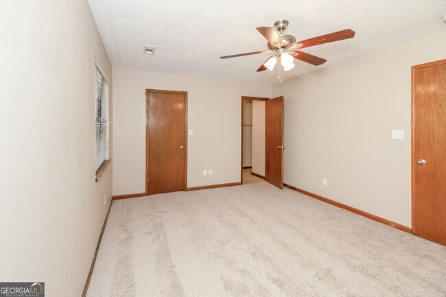 Building Photo - 5297 Brentwood Rd