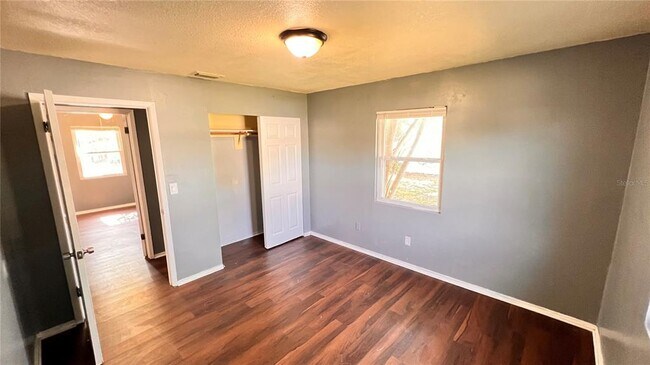Building Photo - 1073 Leeward Dr