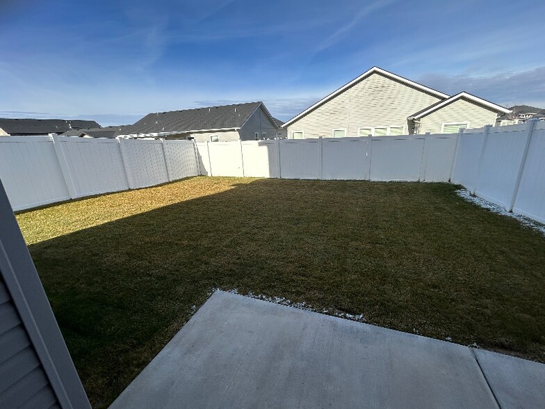 Primary Photo - 1008 Frank Henry Rd