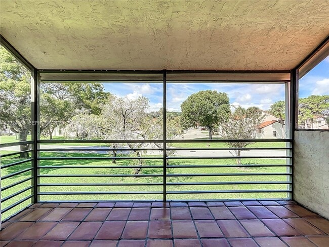 Building Photo - 20 Vía De Casas Sur