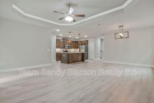 Building Photo - 5402 Parkside Dr