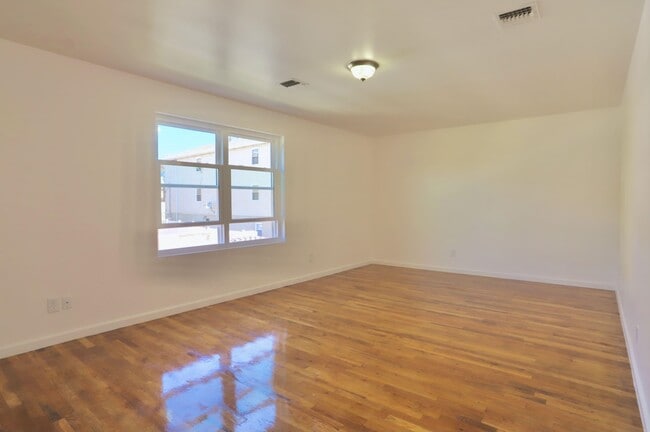 Building Photo - 6207 Newkirk Ave