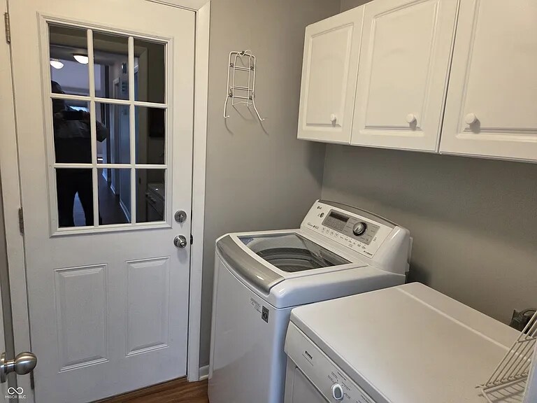 Building Photo - 943 Mockernut Ct