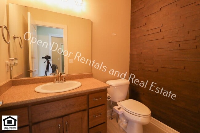 Building Photo - Coming soon! 50% off first months rent** W...