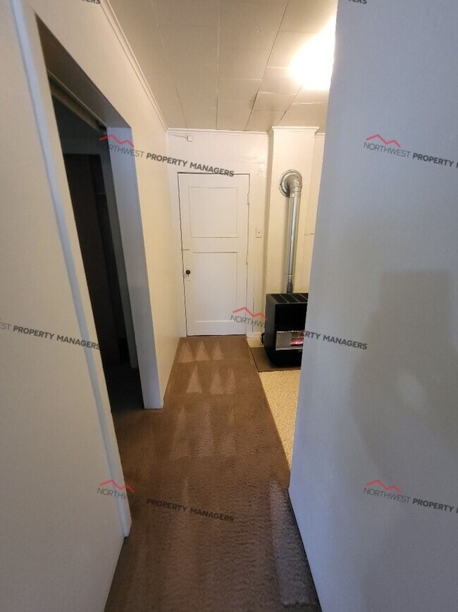 Building Photo - r139d