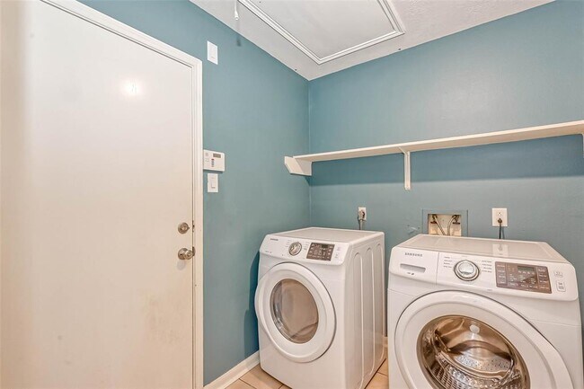 Building Photo - 14410 Cypress Meadow Dr