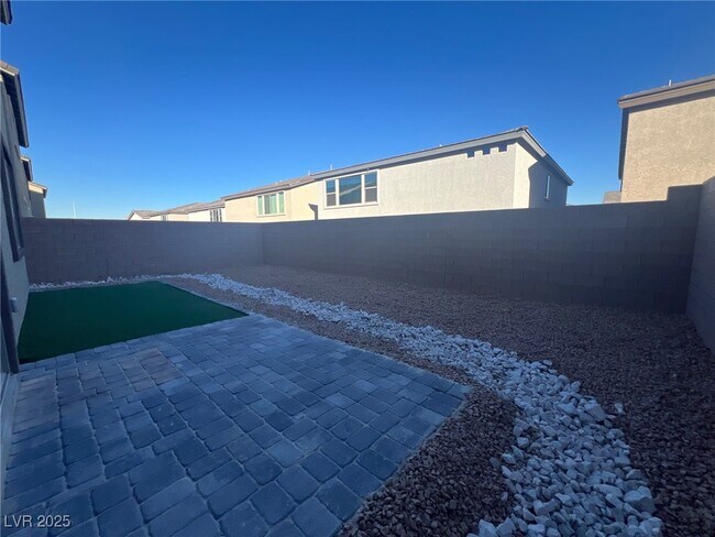 Building Photo - 7470 S Pioneer Way