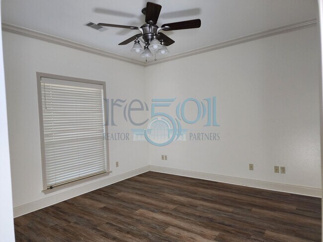Building Photo - A Beautiful 3BR 2BA Home in WLR