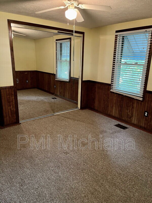 Building Photo - 2405 Woodmont Dr