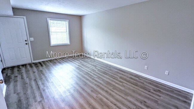 Building Photo - 2188 Howard Gap Rd