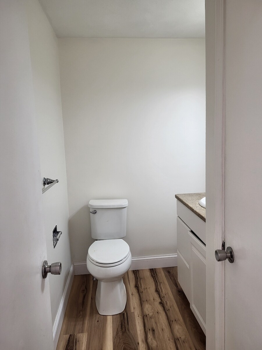 Building Photo - 70 Broadway