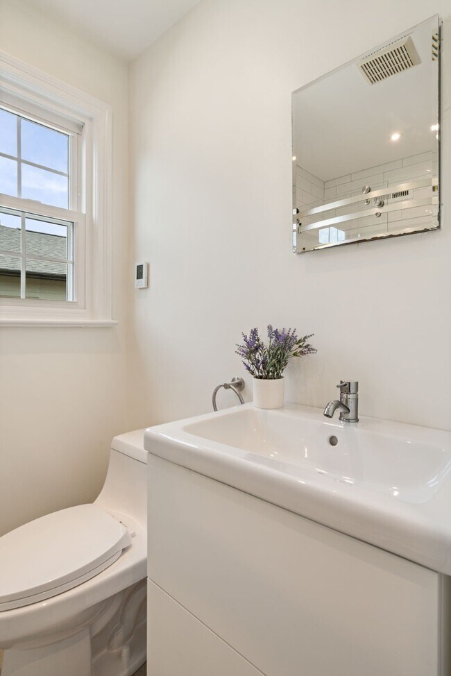 Building Photo - 6900 Mt Daniel Dr