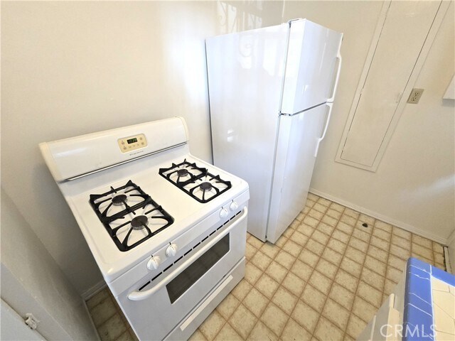 Building Photo - 146 N Hamilton Dr