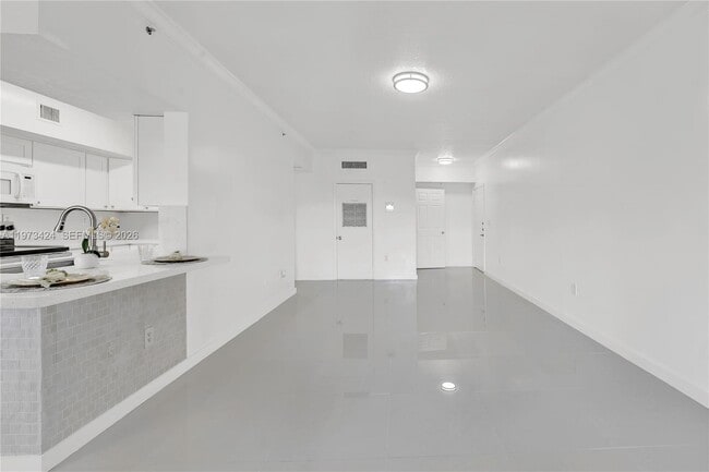 Building Photo - 151 SW 117th Ave