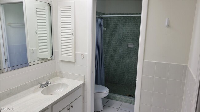 Building Photo - 5638 Riverside Dr